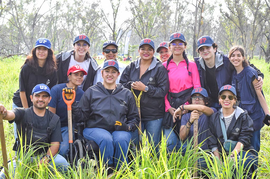 150 árboles plantados en la sexta Reforestación Universitaria