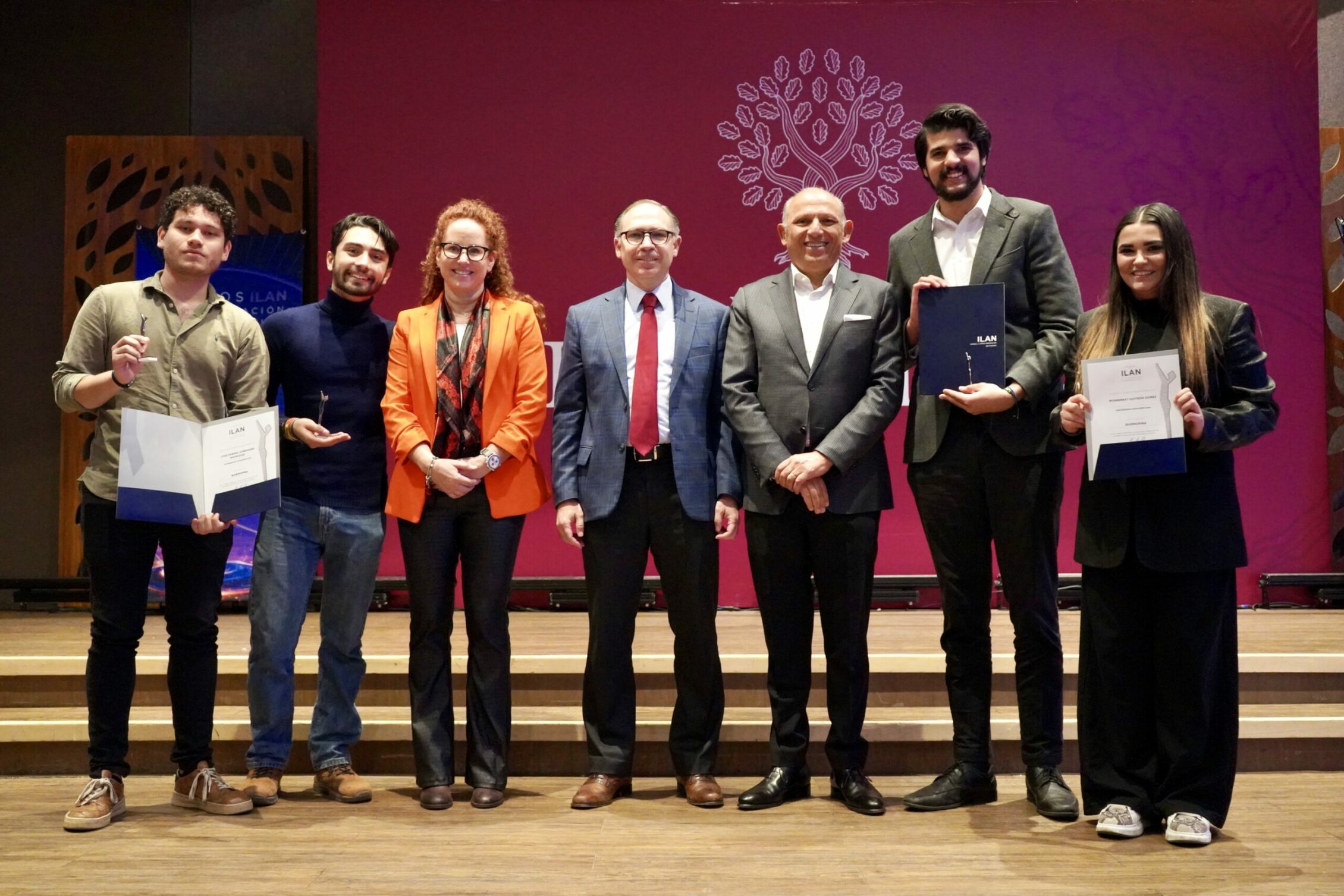 Ceremonia de entrega de los Premios ILAN 2024 en la Universidad Panamericana